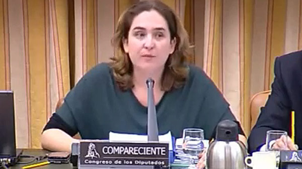 Ada Colau, Plataforma de Afectados por la Hipoteca, hablando clara y valientemente en el Congreso