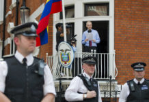 Assange y sus villanos